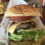 お肉の味がガツンとくるゴーディーズ 嘉手納【沖縄旅飯】